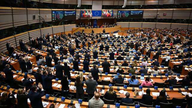 Rechte Mehrheit im EU-Parlament stimmt für Abschiebezentren