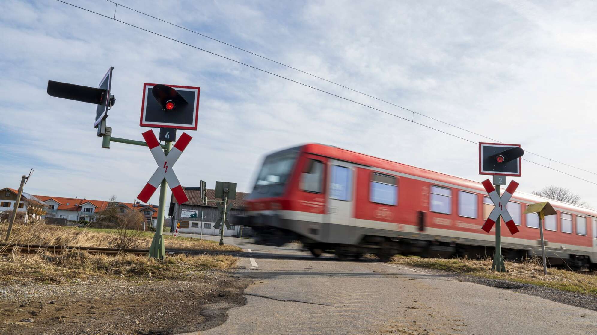 Unbeschrankter Bahnübergang