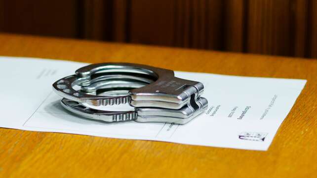 Messerangriff im Zug: Haftbefehl gegen 21-Jährigen