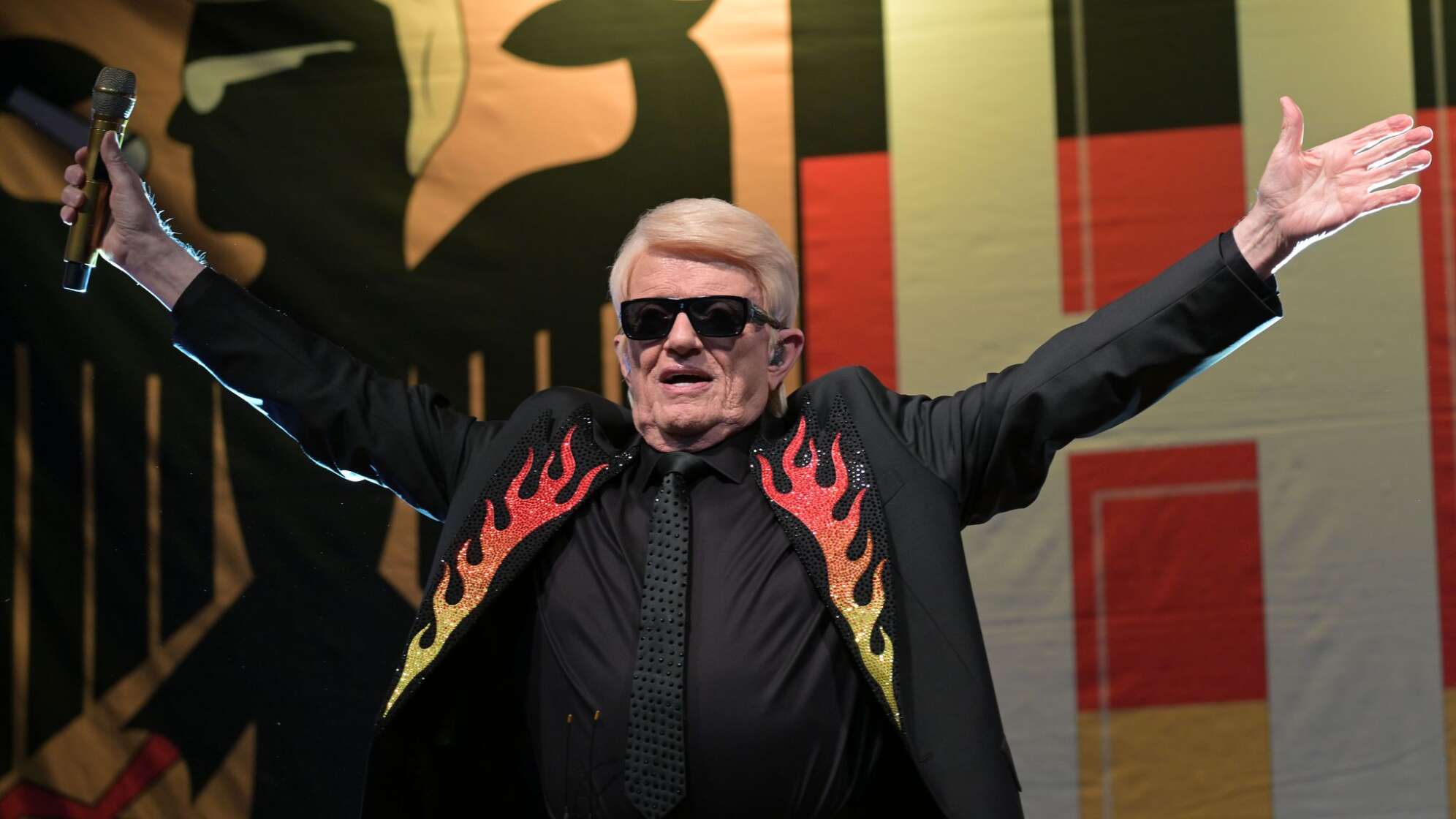 Konzert des Sängers Heino aus Solidarität mit Feuerwehrmann
