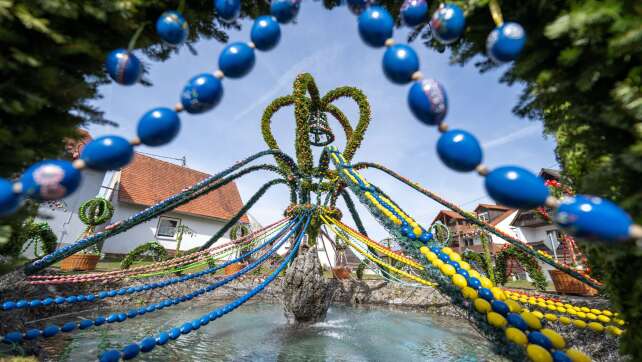 Warum zu Ostern die Brunnen geschmückt sind