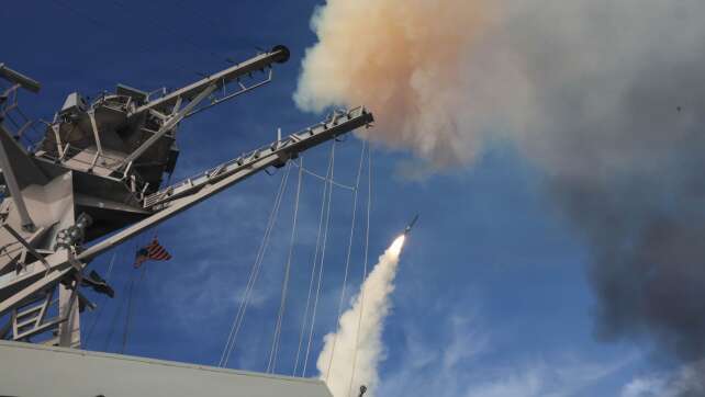 Neue Angriffe im Iran-Krieg – Bemühungen um Deeskalation