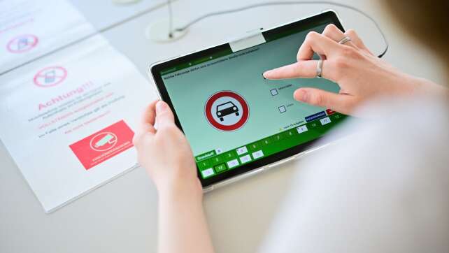 Mit Mini-Kamera zum Führerschein: Betrug auf Rekordniveau