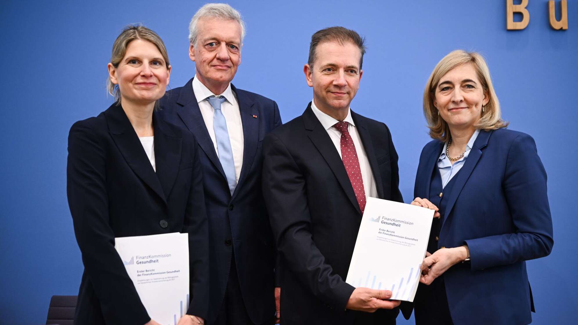 Pressekonferenz von Bundesgesundheitsministerin Warken