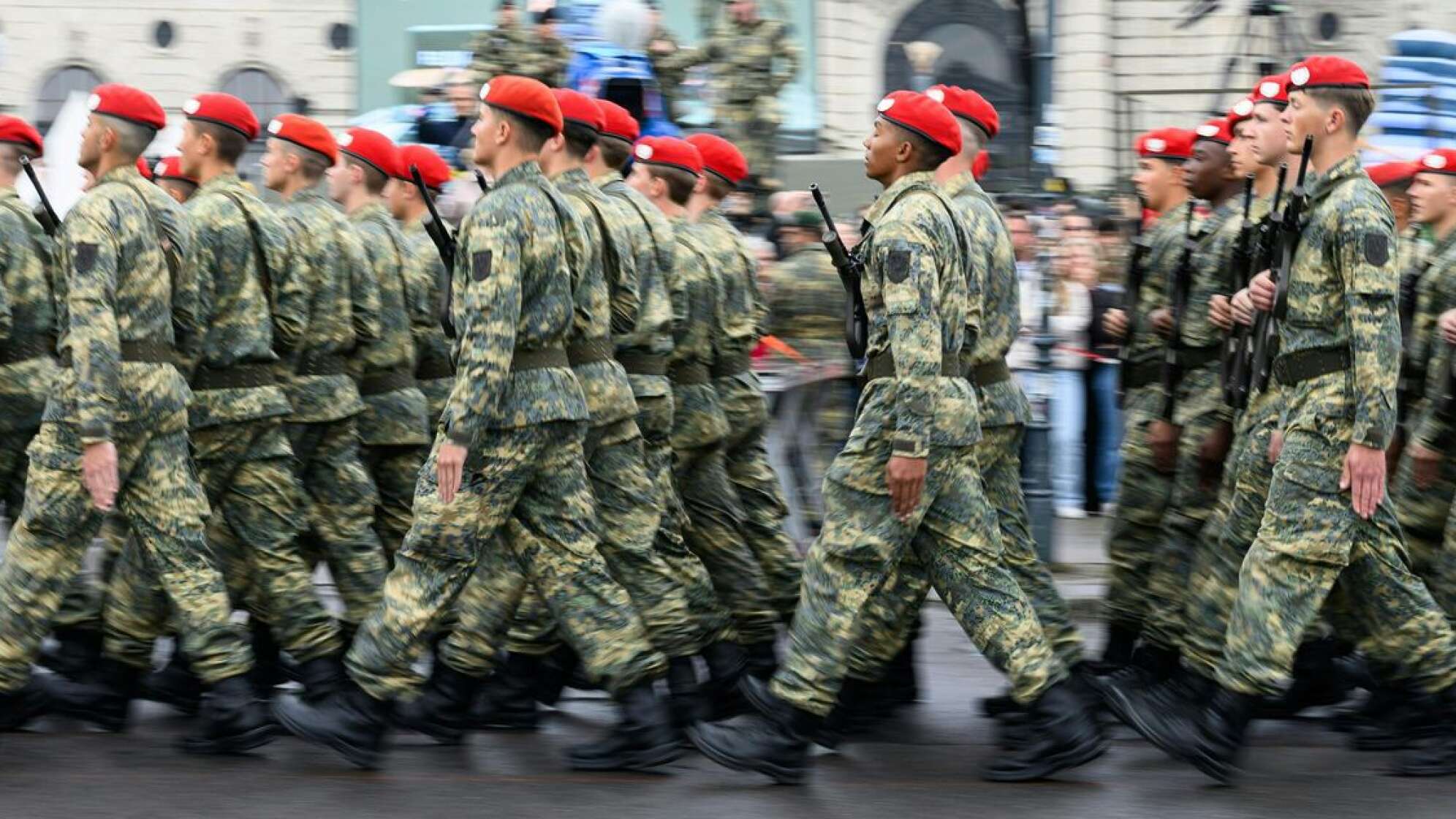 Verfassungsurteil zu Armee-Haartracht in Östereich