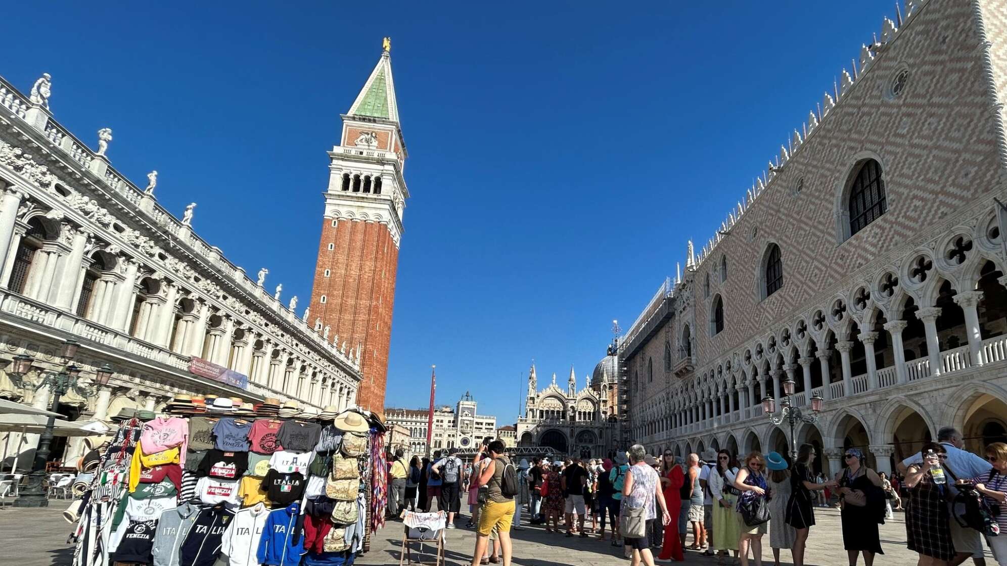 Blick auf den Markusplatz in Venedig