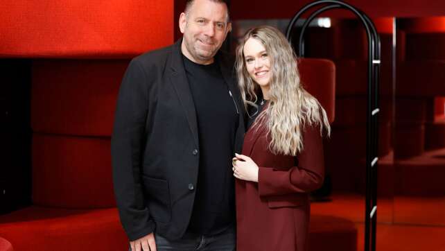 Ikke Hüftgold hat sich verlobt