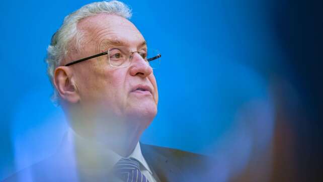 Bleiben oder gehen? Herrmann fordert Perspektiven für Syrer