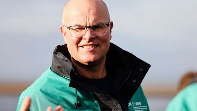 Umweltminister offen für neue Wal-Schutzideen