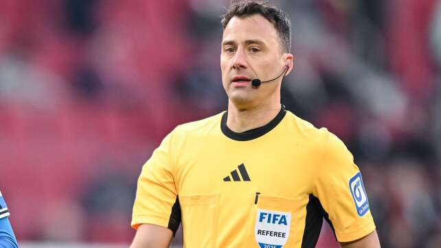 Als einziger Deutscher: Zwayer pfeift bei der Fußball-WM