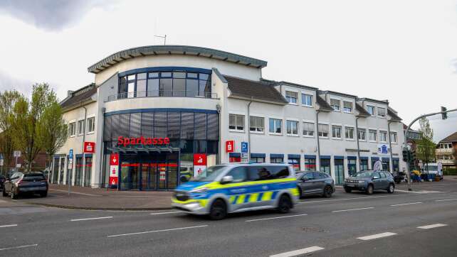 Großeinsatz an Bankfiliale: Mann festgenommen