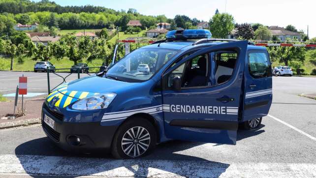 Neunjähriger nackt und unterernährt in Kleinbus entdeckt