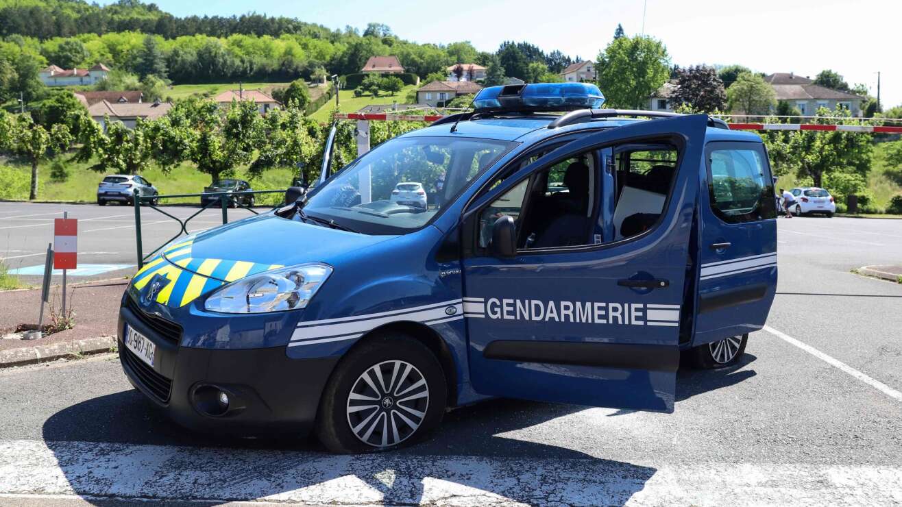 Neunjähriger nackt und unterernährt in Kleinbus entdeckt