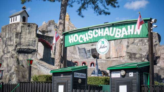 Achterbahn im Wiener Prater entgleist: fünf Verletzte