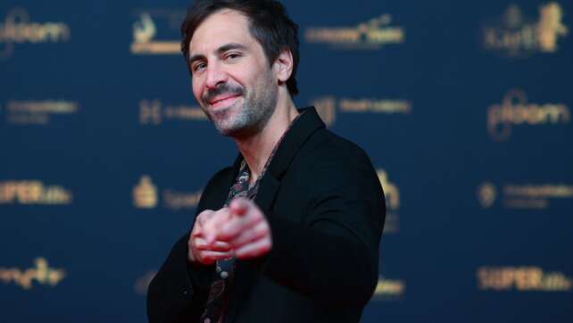 Max Giesinger: Habe mir beim Kuhstreicheln Finger gebrochen