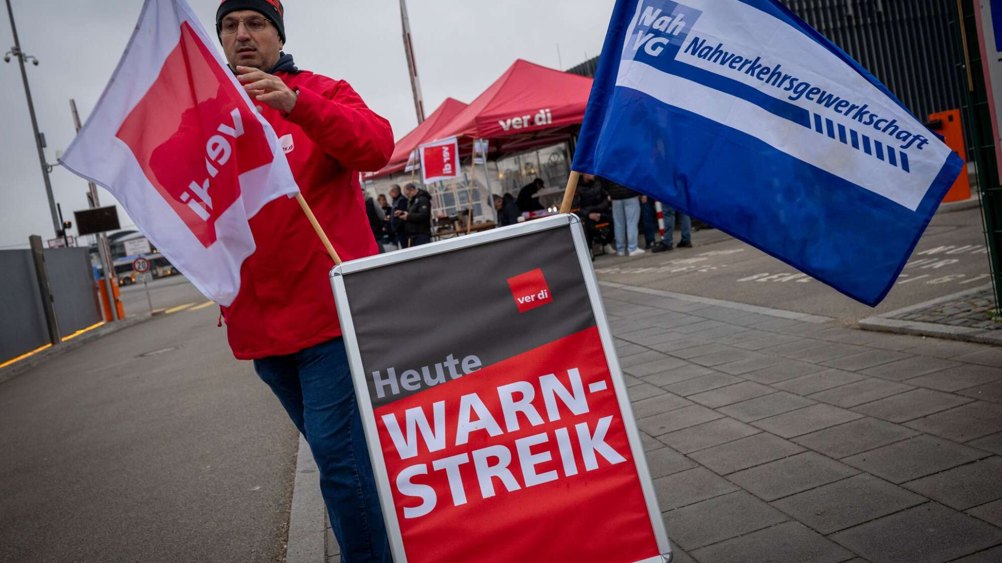 Ganztägige Warnstreiks im Nahverkehr