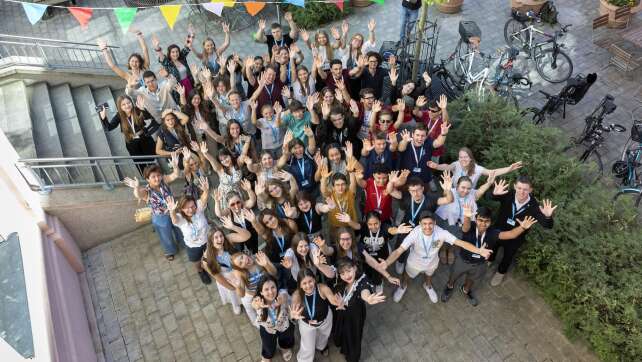 Internationale Jugendkonferenz „We R international“ in den Sommerferien