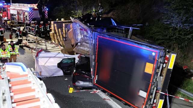 Tödlicher Unfall auf A3 – zwei Fahrstreifen wieder befahrbar