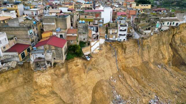 Nach Erdrutsch auf Sizilien: Politiker und Beamte im Visier