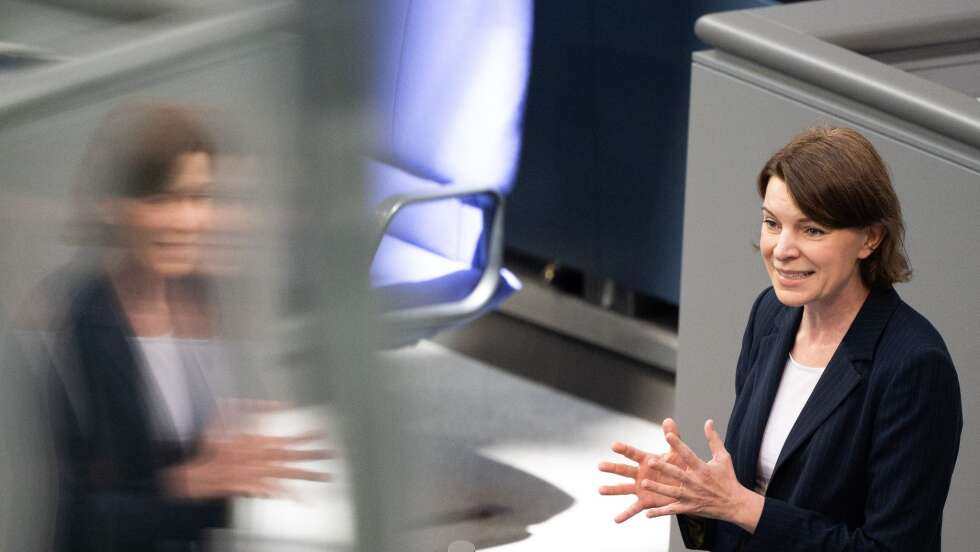 Massive Kritik von CSU und SPD an Warkens Sparplänen