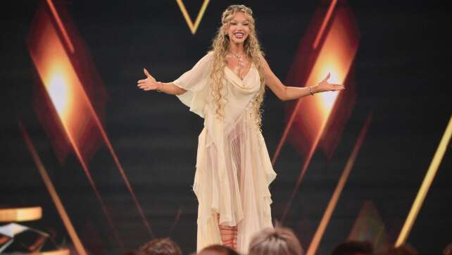 Shirin David teilt in Song gegen Merz und Gottschalk aus