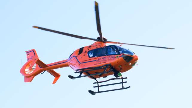 Motorradfahrer stirbt nach Überschlag bei Überholmanöver