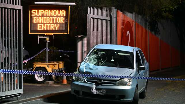 Auto erfasst Menschen nahe Messe in Australien – ein Toter