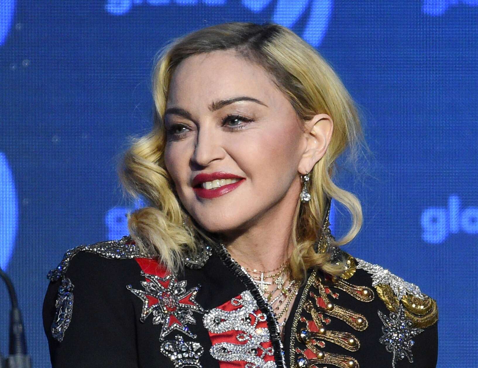 Madonna überraschend mit Sabrina Carpenter bei Coachella | ANTENNE BAYERN