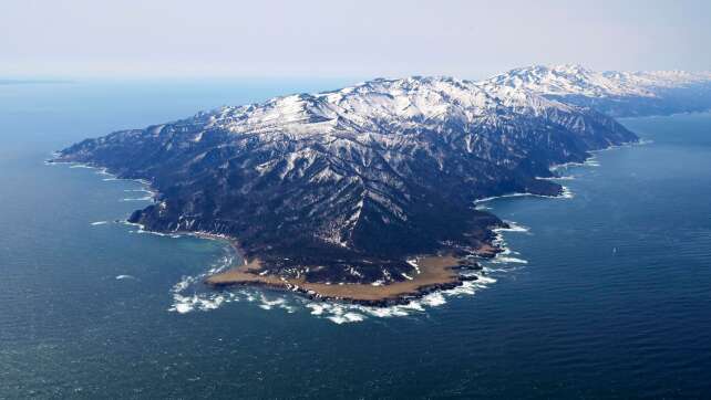 Starkes Erdbeben erschüttert Japan