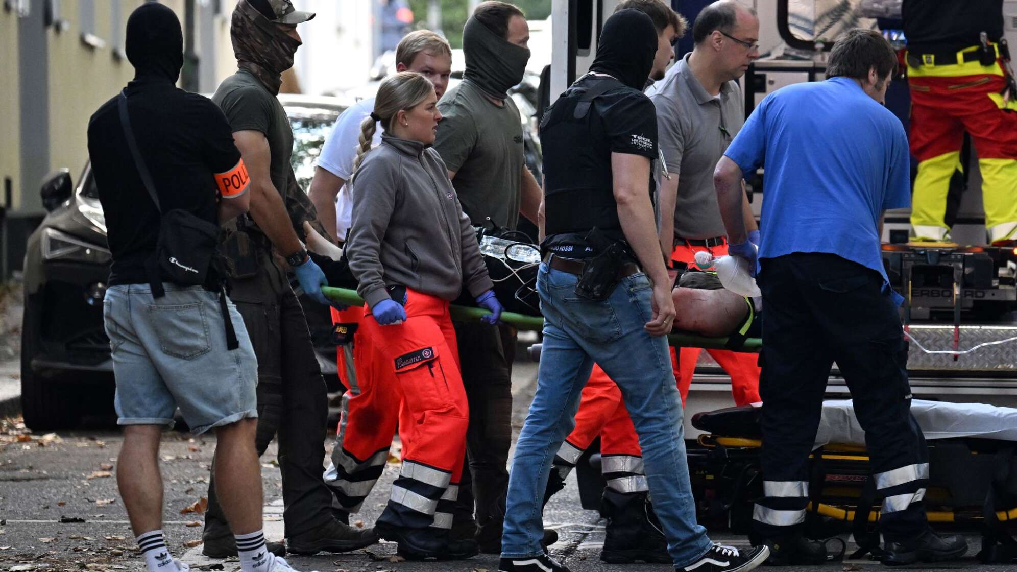 Großer Polizeieinsatz an Berufskolleg in Essen