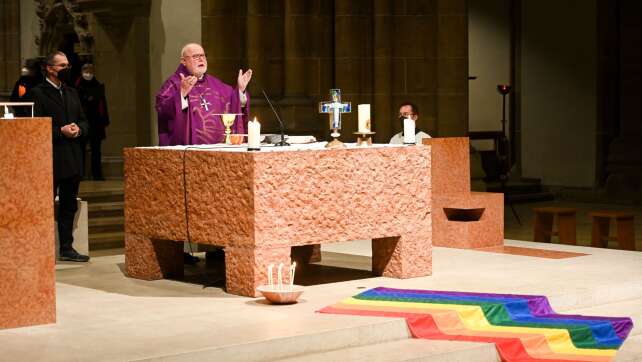 Kardinal Marx erlaubt Segnung homosexueller Paare