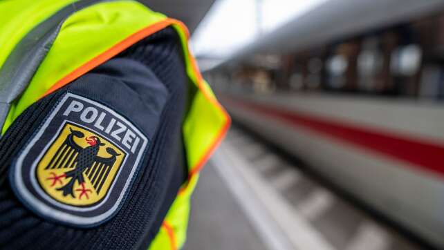 Schwarzfahrer attackiert 44-Jährigen mit glühender Zigarette