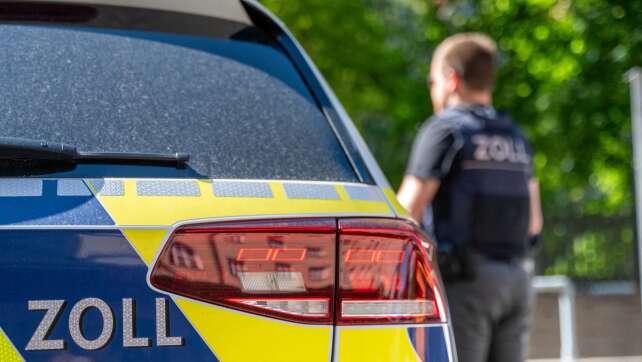 Zoll durchsucht Objekte wegen Tabaksteuer-Betrugs