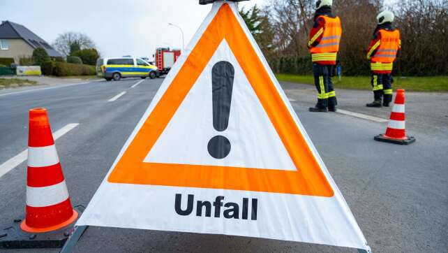 Sechs Verletzte nach Zusammenstoß auf B2