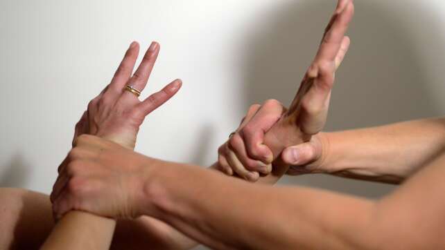 Hilfetelefon für Männer bietet Anlaufstelle bei Gewalt