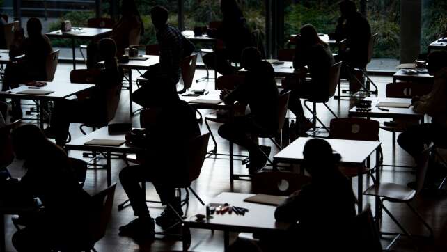 Startschuss gefallen: Erster G9-Jahrgang schreibt Abitur