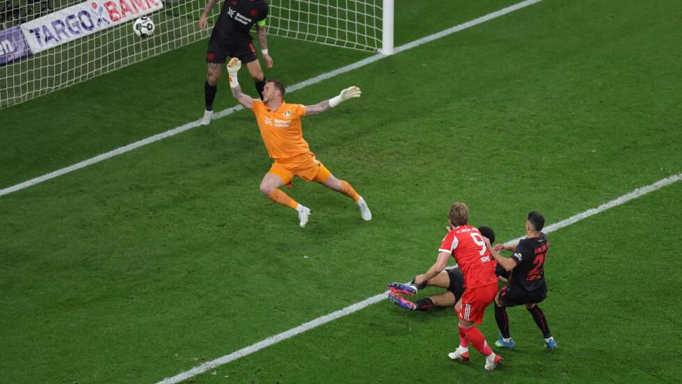 Triple-Traum lebt: FC Bayern zieht ins Pokalfinale ein