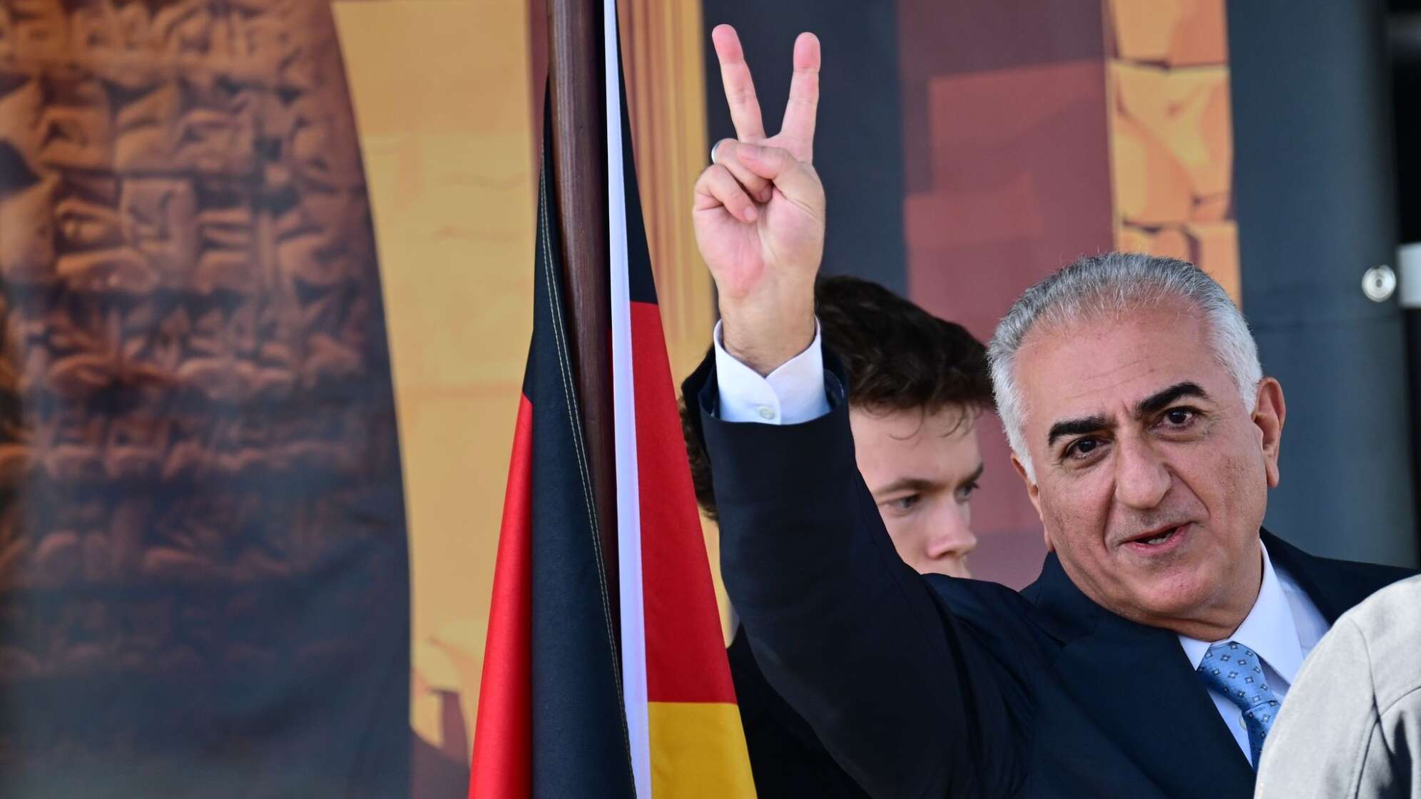 Iranischer Schah-Sohn Pahlavi besucht Berlin