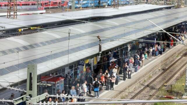 Defekte Oberleitung am Ulmer Hauptbahnhof - ICE umgeleitet