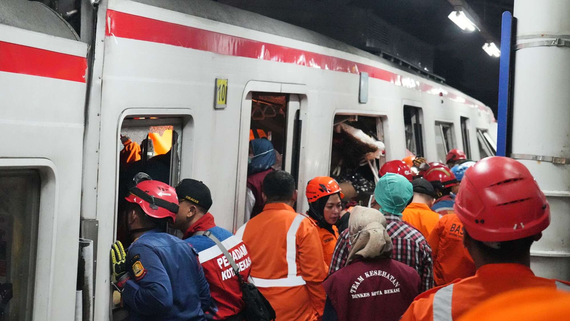 Zugunglück in Indonesien