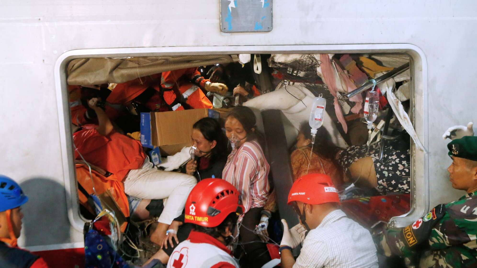 Zugunglück in Indonesien