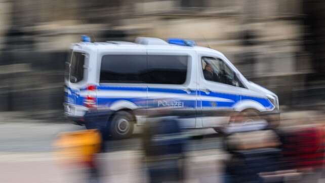 Radfahrer stirbt nach Zusammenstoß mit Auto