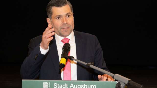 Augsburgs neuer OB Freund startet mit Vierer-Bündnis