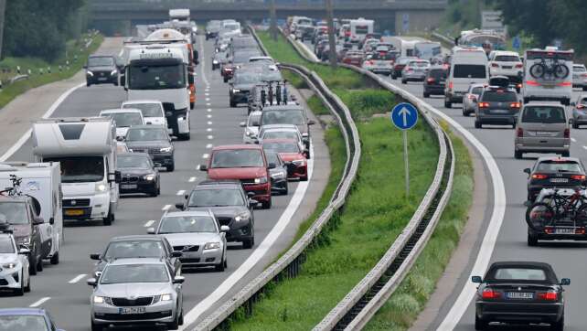 Langes Wochenende – Stau auf bayerischen Straßen erwartet