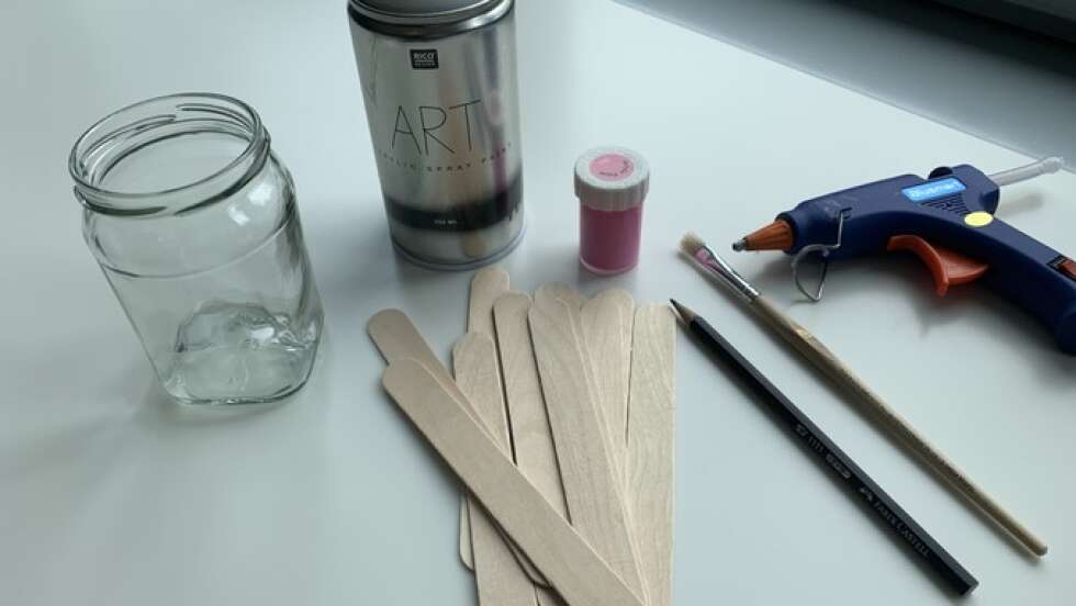 Stäbchen und Kleber