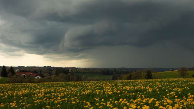 Regenschauer und Gewitter beenden die Sonnenphase in Bayern
