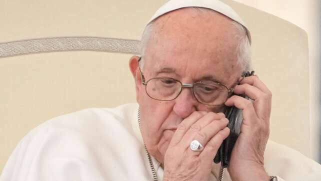 Vatikan: Papst nach Operation auf dem Weg der Besserung