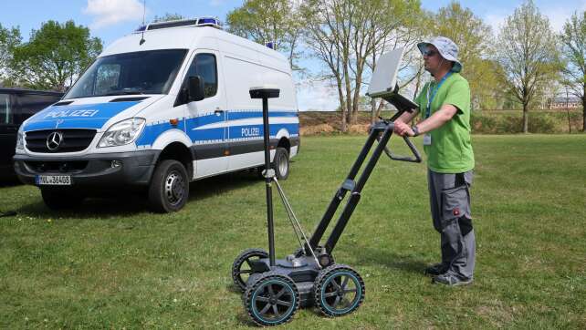 Goldspürhunde suchen den Schatz von Manching