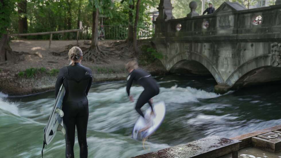 Surfen auf der Münchner Eisbachwelle wieder erlaubt