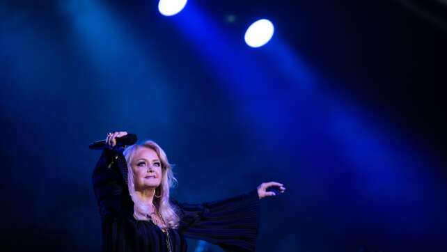 Bonnie Tyler nach Not-OP im Koma - Tour offen